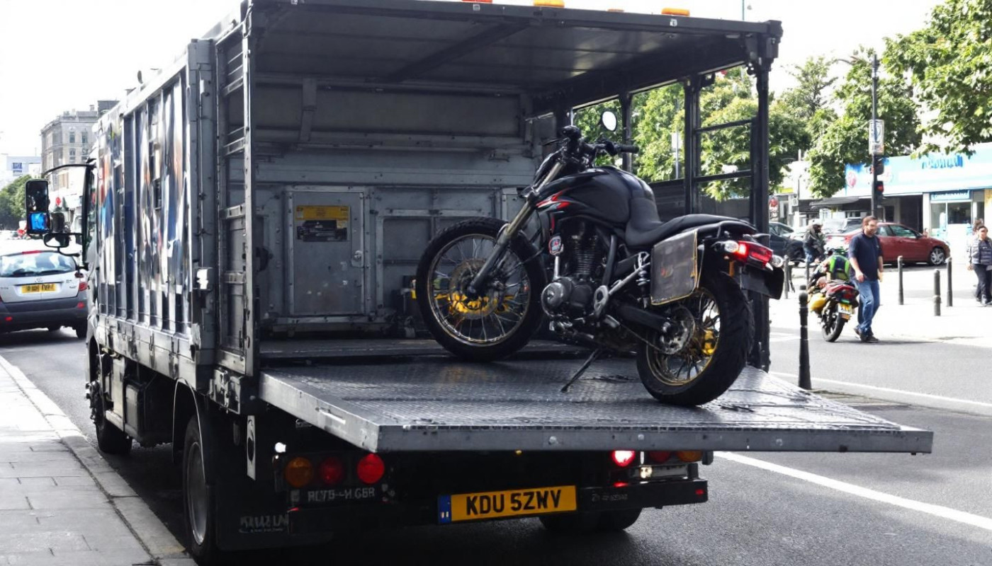 Comment choisir un service de remorquage adapté pour votre moto ?